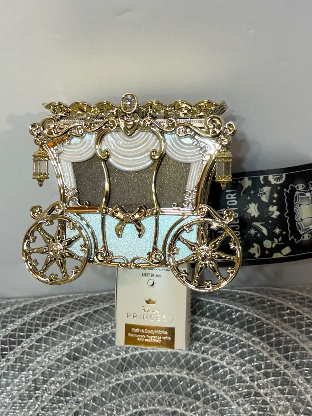 BBW Disney Cinderella Wallflower Plug In Projector and Wallflower Refill NWT - Picture 7 of 16